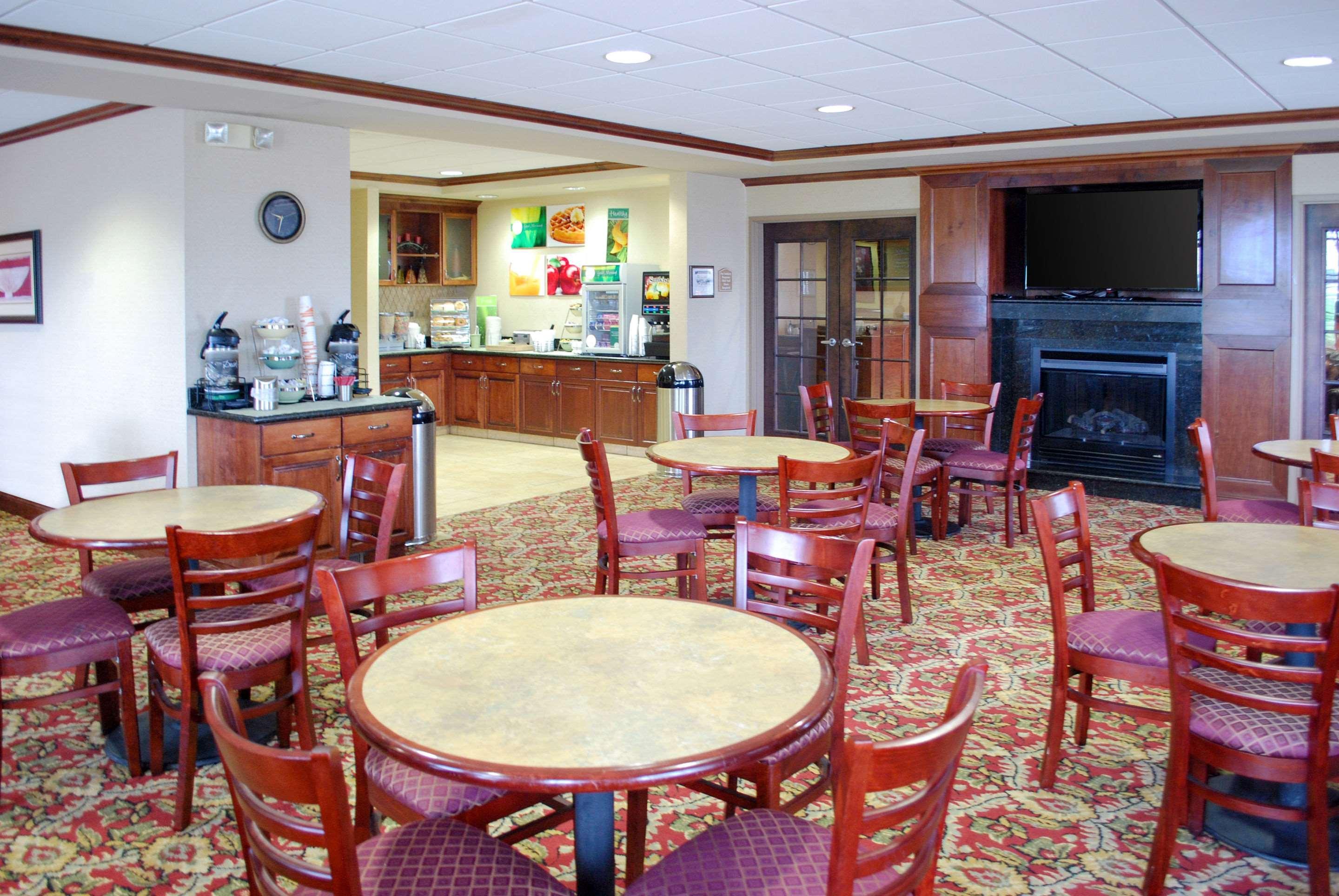 Clarion Pointe Sioux Falls Airport Exterior foto