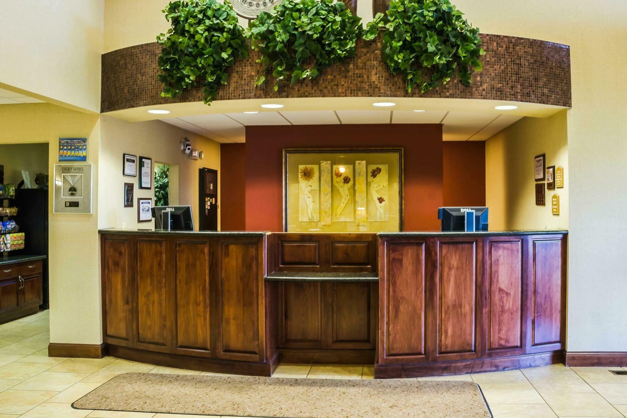 Clarion Pointe Sioux Falls Airport Exterior foto